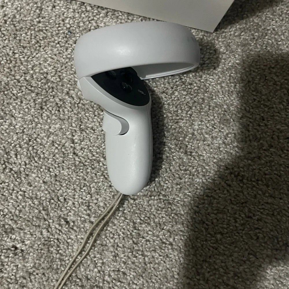 Oculas Quest 2 - Comes with a Vr case and charger